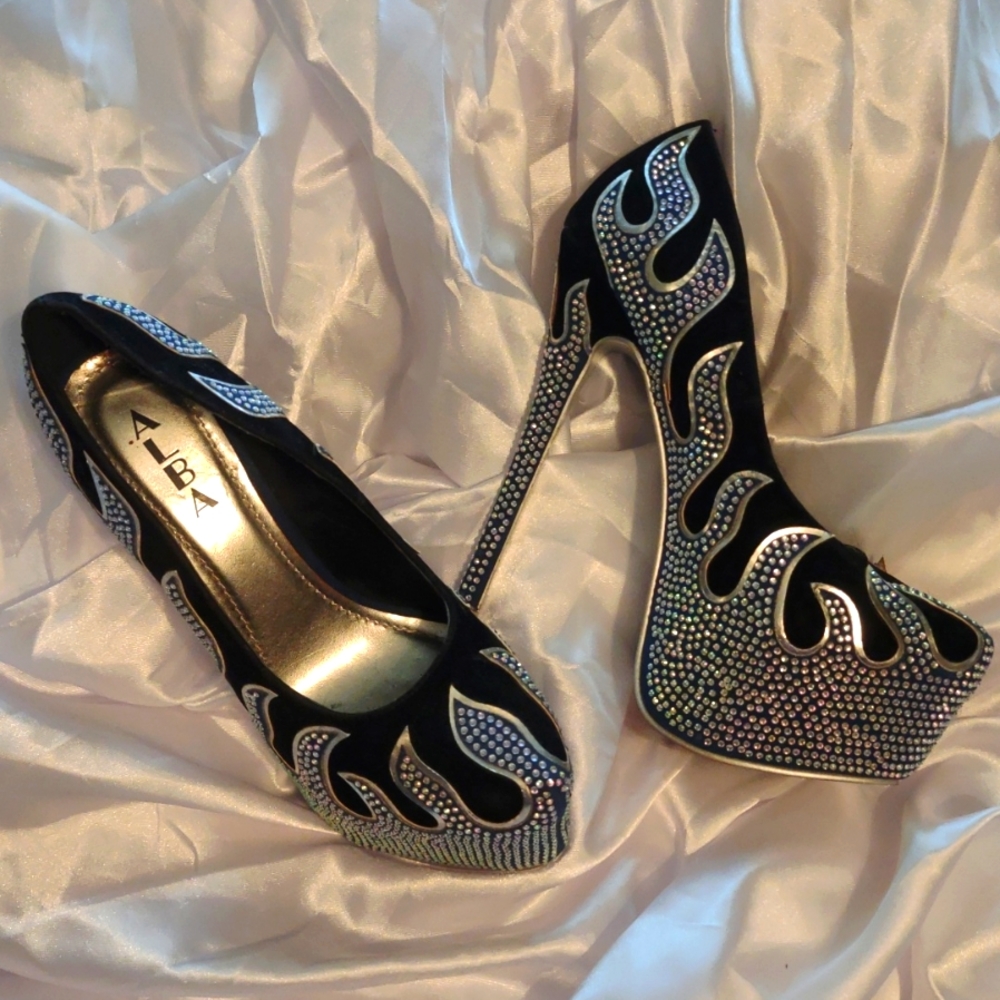 Alba platforms size 8 and 1/2